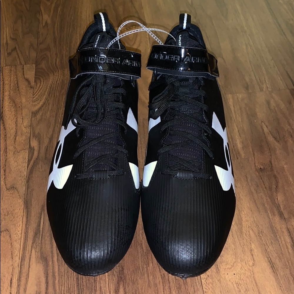 NWOT Under Armour Cleats